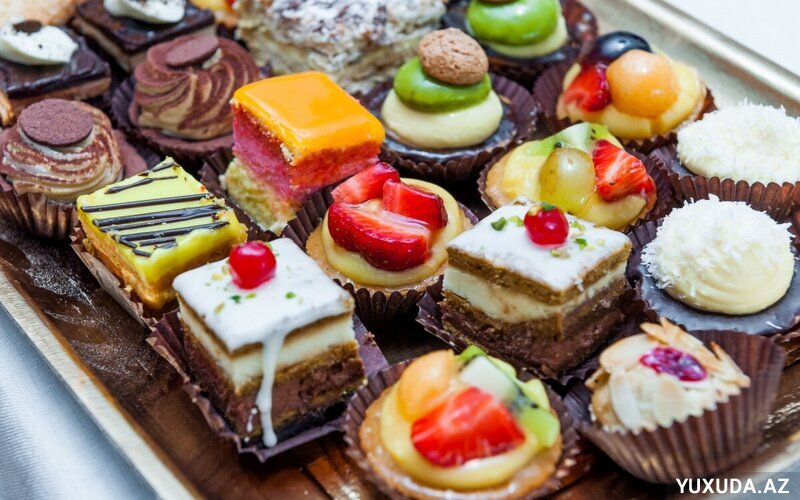 Yuxuda şirniyyat görmək